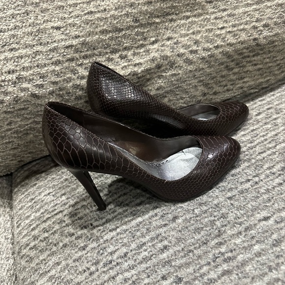 Gianni Bini Brown Athens Heel - Picture 4 of 7